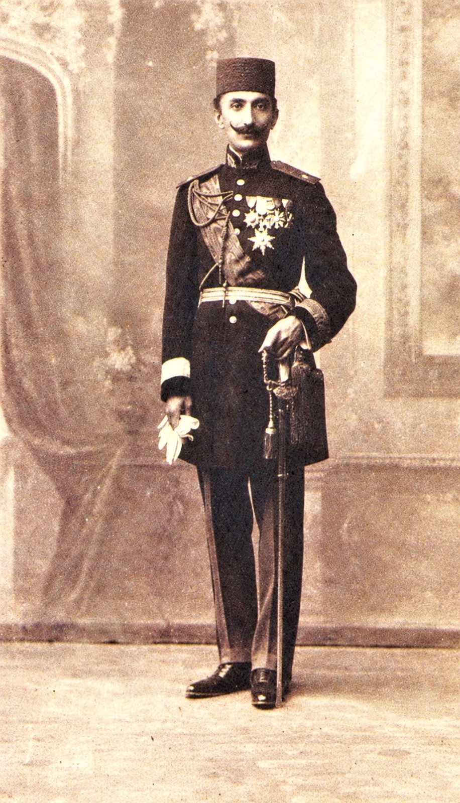 دکتر امیرخان امیراعلم